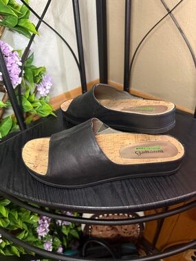 Baretraps Black Leather Sandals